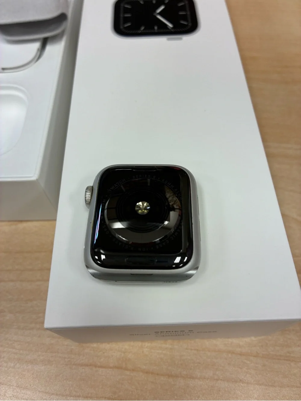 Apple Silver Smartwatch Case with Black Display series 5 40 mm